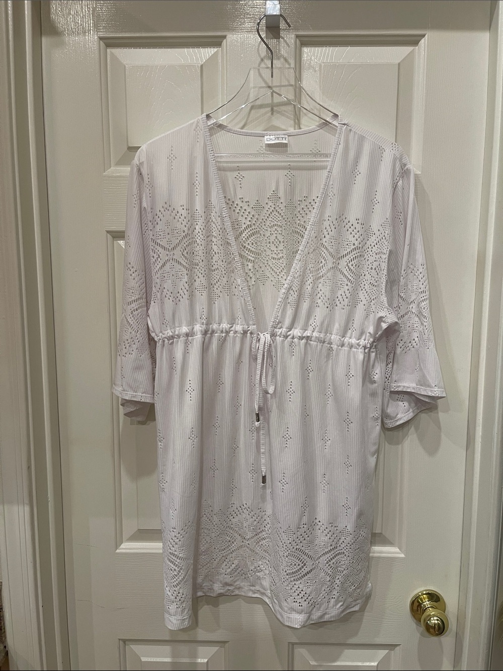 DOTTI- Lightweight Eyelet Cover-Up Tunic in White S:M